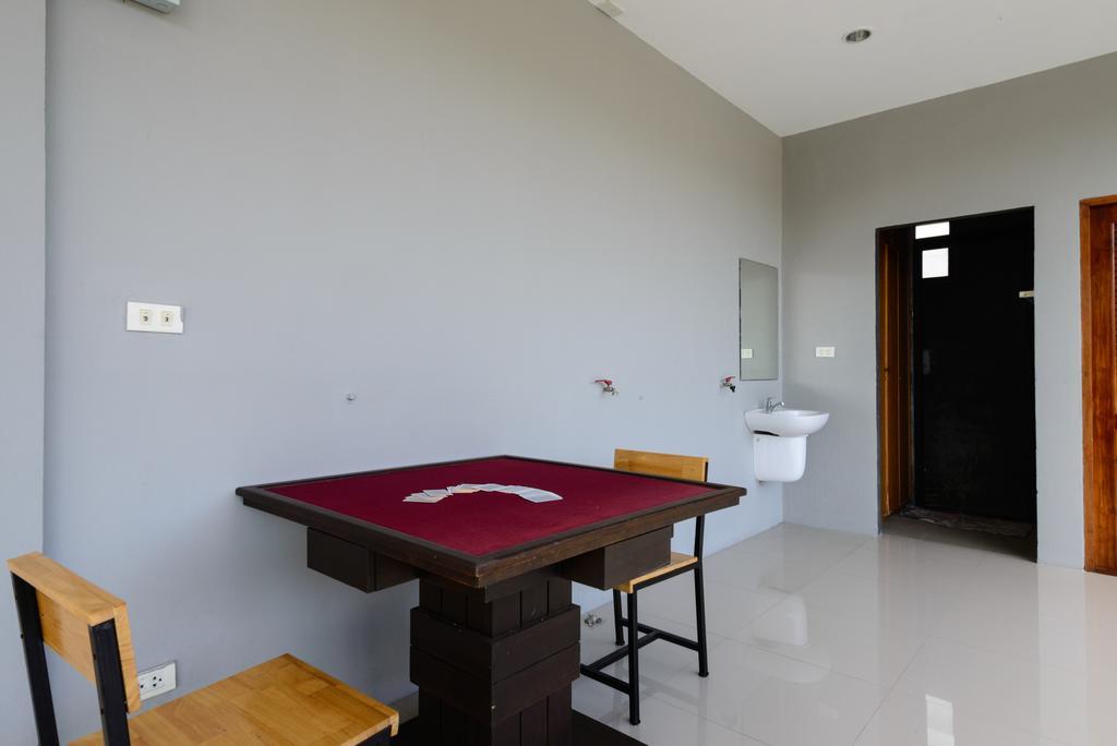 Ocean12 Chic Hotel Phuket Exterior photo